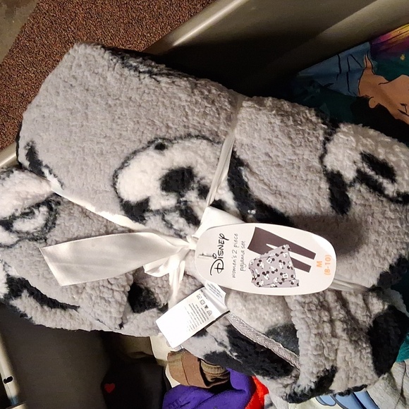 Disney Mystery Box ! Somebody Please Take A Chance! Amazing Items!! - Picture 7 of 13